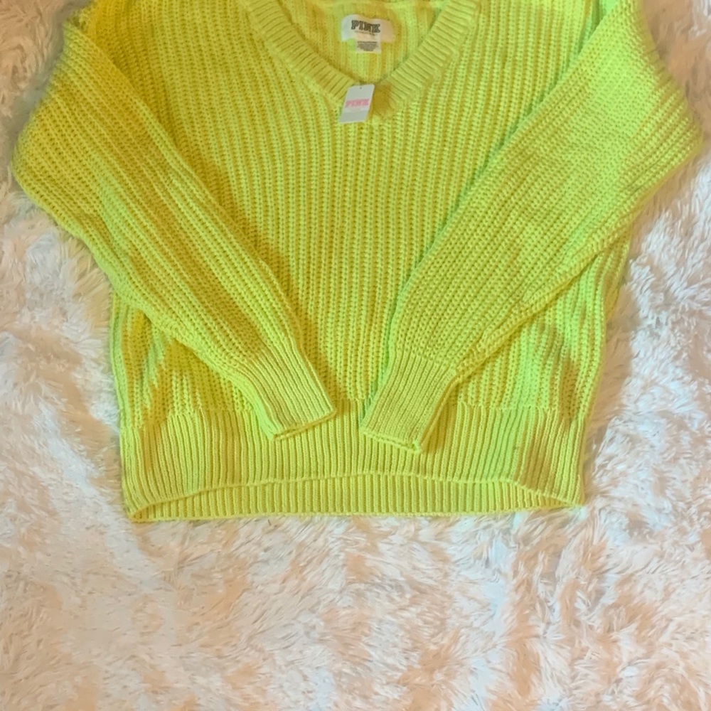 NWT Victoria’s Secret PINK V Neck Sweater Small
